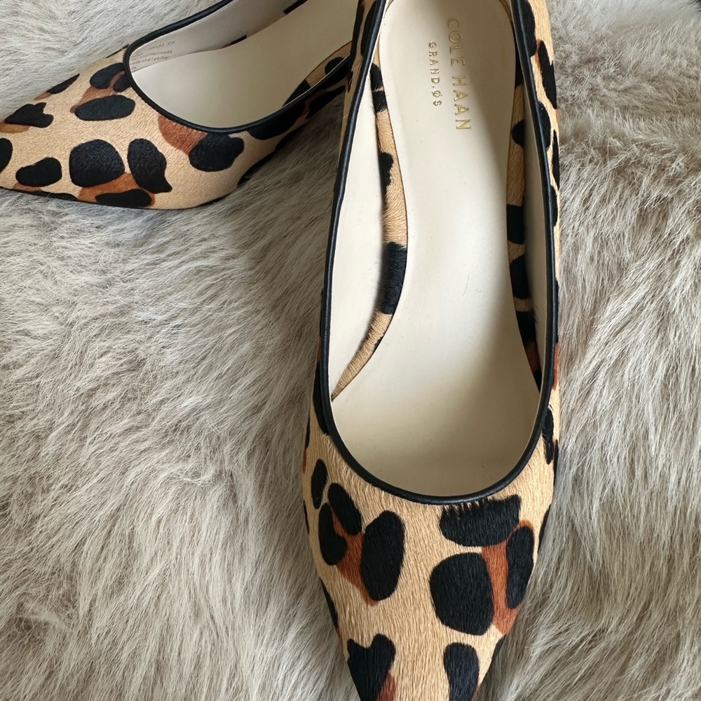 Cole Haan Jaguar print Juliana pumps Size 8 NWT.  Great comfy work shoes